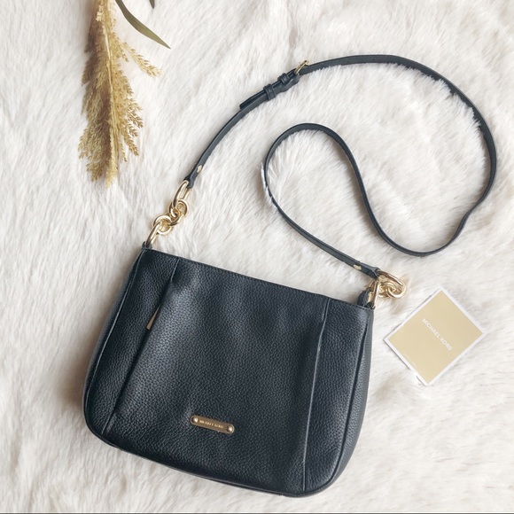 Michael Kors Handbags - Michael Kors Black Leather Crossbody